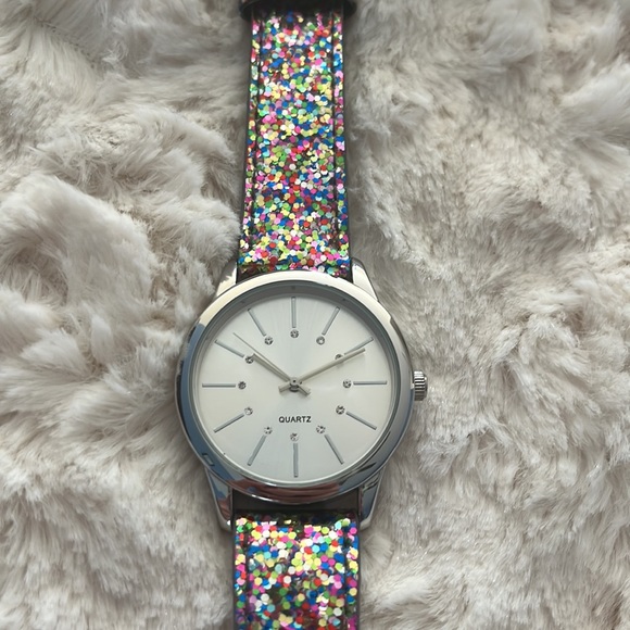 New Watch - Picture 2 of 5